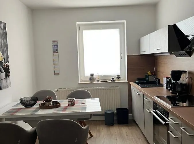 Sehr Schoene Wohnung,Komplett Neu Eingerichtet