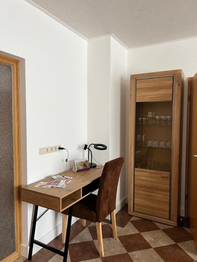 Sehr Schoene Wohnung,komplett Neu Eingerichtet Appartement *