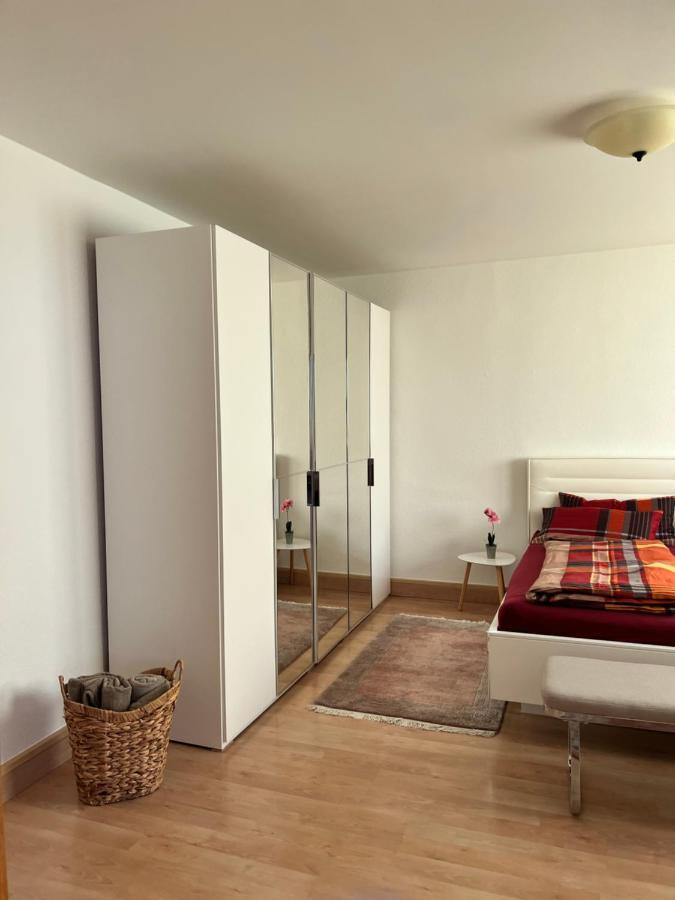 Sehr Schoene Wohnung,komplett Neu Eingerichtet *