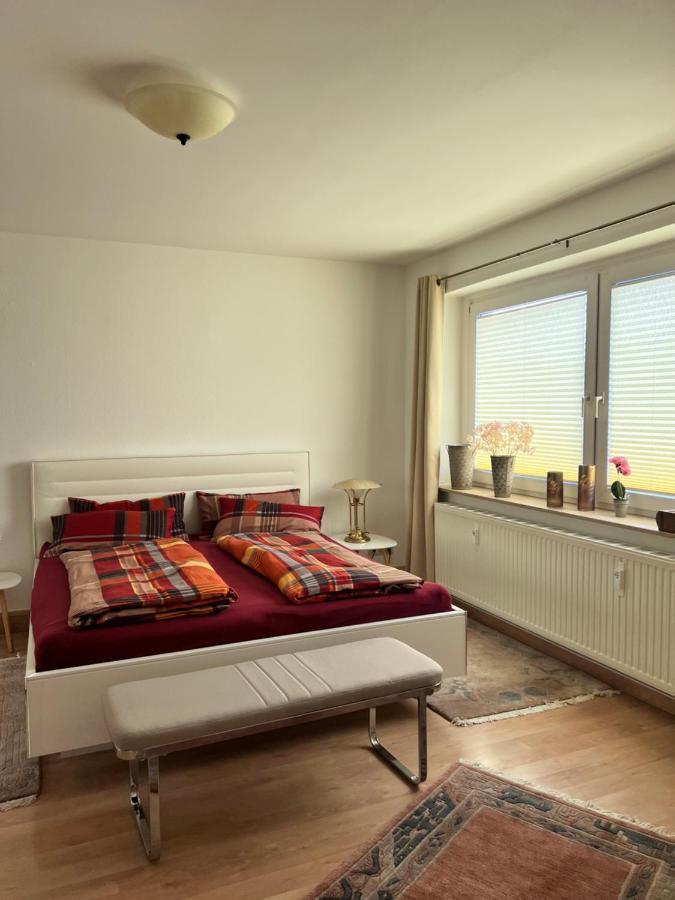 Sehr Schoene Wohnung,komplett Neu Eingerichtet Apartment